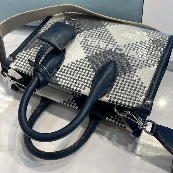 Michael Kors Mirella Extra-Small Logo Crossbody XBODY Shopper Bag
Navy 
NWT - Picture 9 of 16